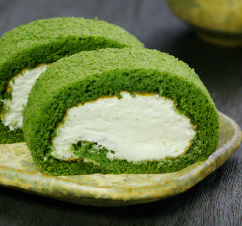 画像:抹茶のロールケーキ